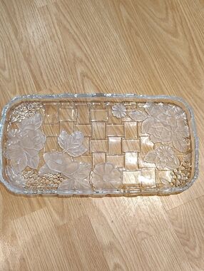 NAPOLI Snow Flower Etched Glass Serving Plate